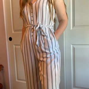 American Eagle jumper